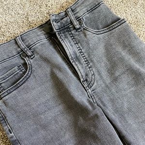 Everlane Jeans Authentic Stretch High-Rise Skinny
Size: 25 Regular